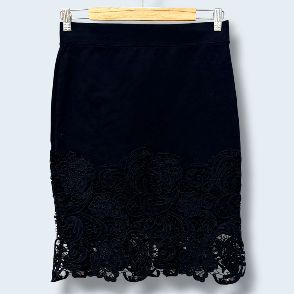 Haute Monde Black Lace Hem Pencil Skirt Size M Floral Scallop - Picture 8 of 10